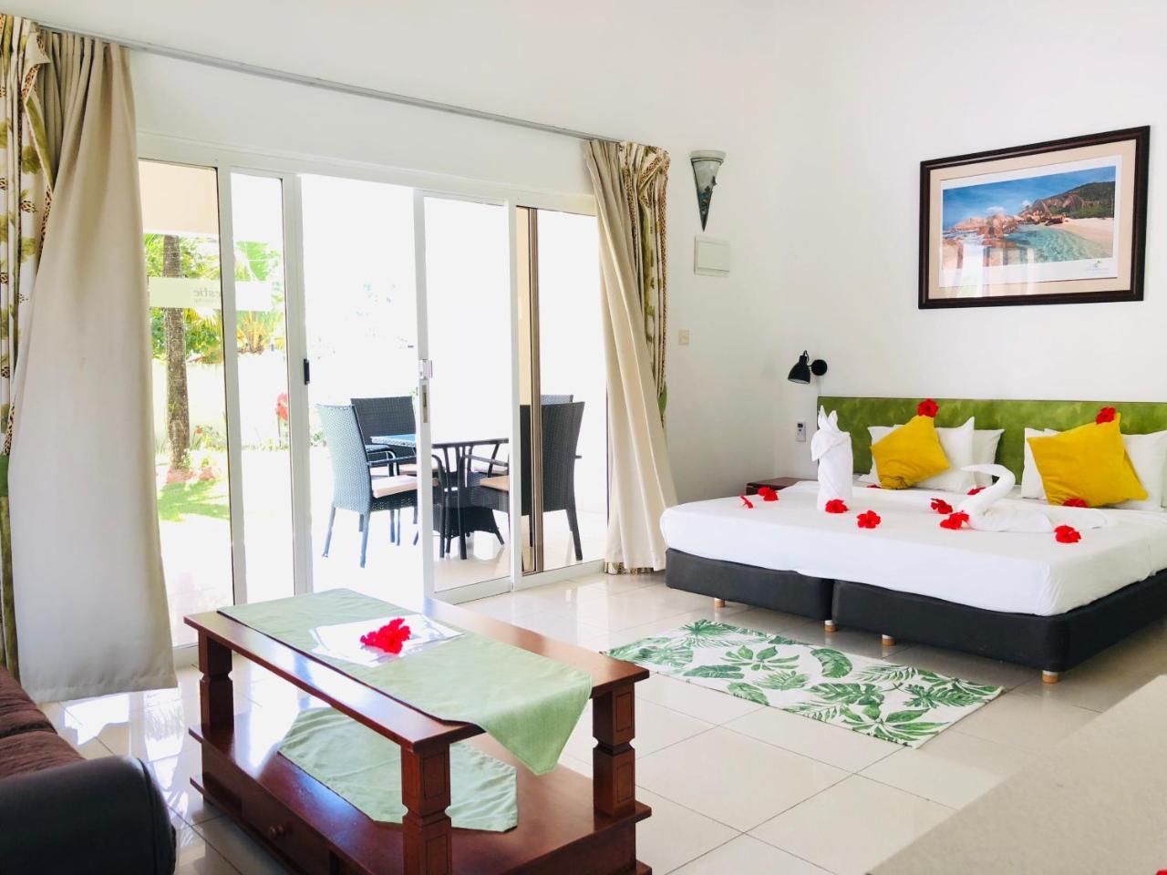 La Modestie Guest House Grand Anse  Extérieur photo