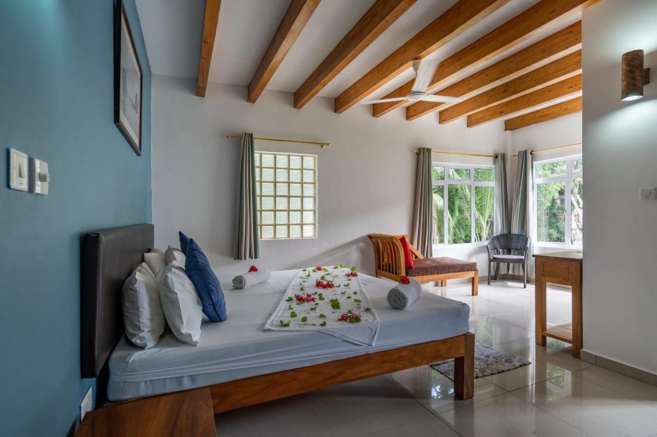 La Modestie Guest House Grand Anse  Extérieur photo