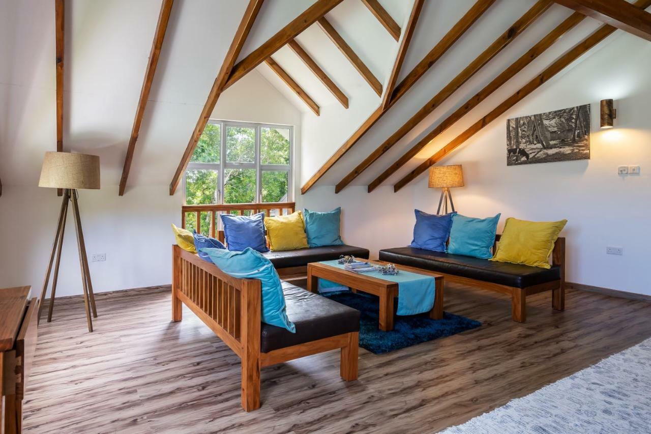La Modestie Guest House Grand Anse  Extérieur photo