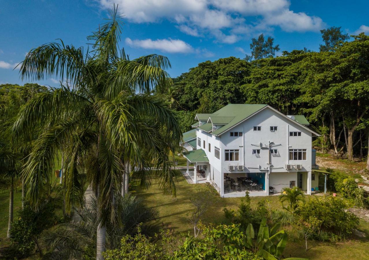 La Modestie Guest House Grand Anse  Extérieur photo